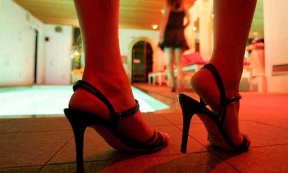 Στο φως η «αόρατη» μαφία των αδίστακτων μαστροπών της Αθήνας που δεν αγγίζει κάνεις!